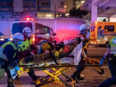 Al menos 36 muertos en un gran incendio en edificios residenciales en Hong Kong