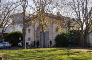 Dos reclusos supuestamente cortaron los barrotes de la celda y escaparon usando sábanas: informes