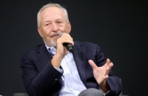 OpenAI, Harvard, Bloomberg y el NYTimes son algunas de las instituciones instadas a cortar los lazos con Larry Summers por los correos electrónicos de Epstein
