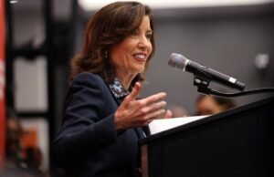 No se deje engañar por la última ruptura de Kathy Hochul con otra ley tóxica
