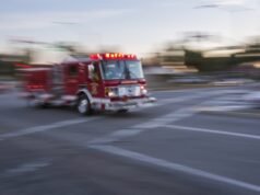 Residente y bombero heridos en incendio de casa en Daly City