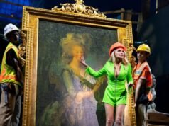 Reseña de ‘La reina de Versalles’: Kristin Chenoweth levanta una McMansión