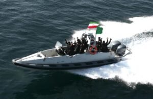 Irán detiene a 18 tripulantes de un petrolero extranjero incautado en el Golfo de Omán
