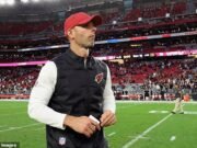 Revelado: Los cuatro entrenadores de la NFL que podrían ser despedidos durante el ‘lunes negro’ del fútbol… y tres que podrían sobrevivir