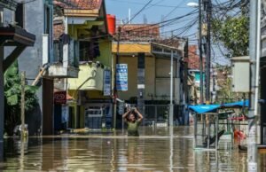Casi 1.000 muertos y 1 millón de desplazados por las inundaciones en Indonesia