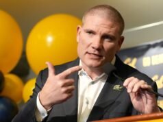 El nuevo entrenador de fútbol de Cal, Tosh Lupoi, está listo para abordar todos los aspectos del trabajo de sus sueños