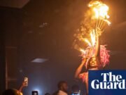 “Realmente no se ve en la ficción”: cómo un novelista trajo la temporada navideña de Ghana “Detty Dec” | Libros