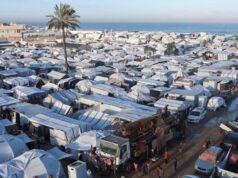 Cinco muertos en ataques aéreos israelíes contra tiendas de campaña cerca de Khan Younis, dicen los médicos