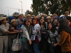 La policía de Delhi acusa a los manifestantes contra la contaminación de tener vínculos maoístas mientras continúa la crisis de smog