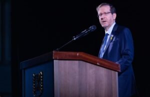 Herzog interrumpe la ceremonia de inmigrantes para condenar el ataque de Hanukkah en Sydney