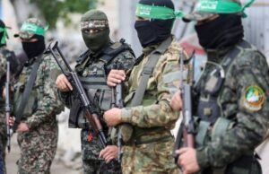 Hombres armados palestinos matan a un guardia de seguridad de Hamás en el campo de refugiados de Maghazi, en el centro de Gaza
