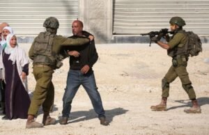 Las fuerzas israelíes matan a dos palestinos sospechosos de ataques en Cisjordania