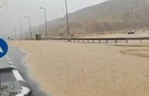 Inundaciones repentinas cierran carreteras hacia y desde Eilat