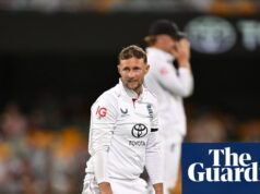 ‘Todos somos humanos’: Joe Root defiende a Inglaterra de costosas atrapadas fallidas en el segundo día | Cenizas 2025-26