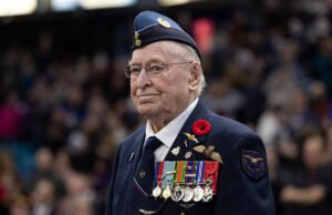 Muere a los 103 años el piloto de la Segunda Guerra Mundial que sobrevivió a cuatro accidentes aéreos