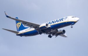 Ryanair recorta 1 millón de asientos más a Europa por disputa sobre impuestos aéreos
