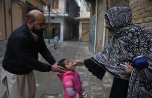 Pakistán inicia la última campaña de vacunación contra la polio del año tras un aumento de nuevos casos