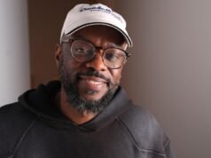 ¿Puede la IA llegar a ser divertida? Algunos comediantes adoptan herramientas de inteligencia artificial, pero aún dirigen el espectáculo – The Mercury News