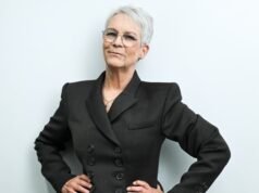 Jamie Lee Curtis explica el significado de su foto retro con camiseta roja