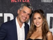 Cash Warren reflexiona sobre su 2025 tras separarse de Jessica Alba