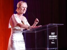 Explorando cómo la espiritualidad y la fe están representadas en la cultura pop.