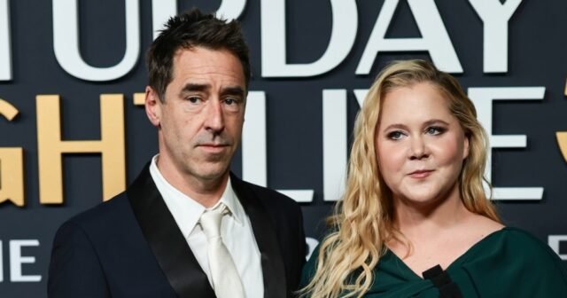GettyImages-2200075991-Amy-Schumer-Addresses-Marriage-Speculation-After-Being-Spotted-With-No-Ring.j.jpeg