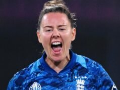 Linsey Smith gana el primer contrato central, Kate Cross se pierde