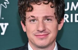 Charlie Puth aplaude las críticas de los expertos al concierto del Super Bowl