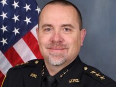 Timothy Simmons nombrado nuevo jefe de policía