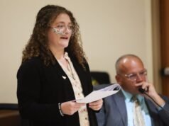 La activista de Berkeley Zoe Rosenberg condenada en caso de allanamiento de morada en una granja del condado de Sonoma