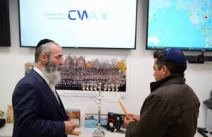La ministra de la diáspora, Chikli, visita el centro de seguridad de Jabad de camino a Sydney después del ataque de Hanukkah