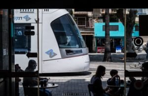 Israel no está preparado para un posible ataque terrorista al tranvía central, dice el controlador