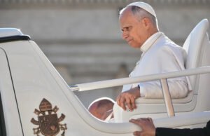 El Papa se reúne con agentes secretos italianos y les insta a ser éticos