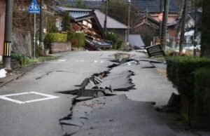Japón emite alertas de tsunami después de que un fuerte terremoto de magnitud 7,6 sacudiera la región noreste de la costa