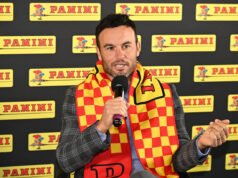 El álbum de pegatinas de la Copa Mundial de Panini ofrece a los aficionados al fútbol, incluido Landon Donovan, un premio coleccionable