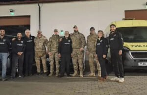 Llegan a Ucrania ambulancias con ayudas y regalos