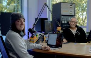 El sonido del sur de California sigue vibrando en medio de los recortes federales a la radio pública