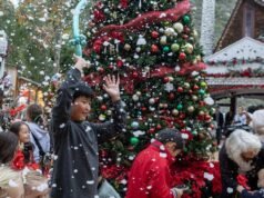 Este festival artístico rebelde del Condado de Orange abraza a su Papá Noel interior