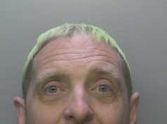 El marido que logró asesinar a su esposa después de “reclutar” a un niño para respaldar su coartada es encarcelado de por vida, después de que finalmente se revelara la verdad en un notable caso de doble incriminación.