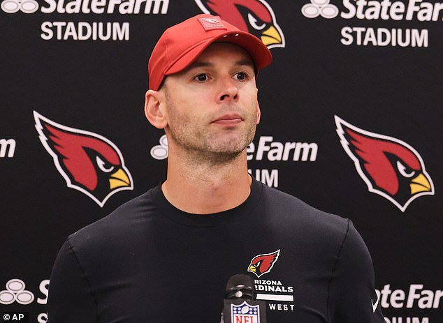 105249019-15436323-Jonathan_Gannon_has_been_fired_as_Arizona_Cardinals_head_coach_a-m-121_1767633228.jpeg