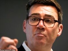 Andy Burnham presiona a Rachel Reeves para “reequilibrar” los impuestos en las calles principales después de que el canciller se negara a extender el rescate de tarifas más allá de los pubs a pesar del temor a cierres masivos.