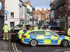 Las escuelas primarias cerraron mientras la policía armada irrumpía en el centro de la ciudad en medio de un “enfrentamiento del hombre en el techo”