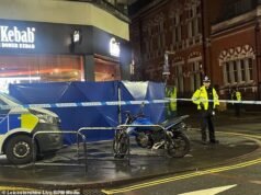 Dos jóvenes de 16 años acusados de intento de asesinato después de que un hombre apuñalara en una tienda alemana de Doner Kebab en el centro de la ciudad