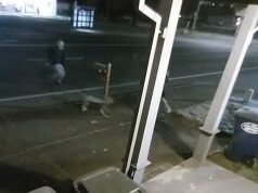 Un desconocido apuñala a un hombre en un suburbio de Seattle por ser cristiano poco antes de ser asesinado a tiros por la policía