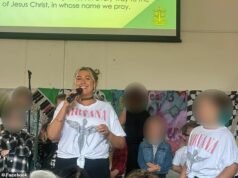 La impresionante confesión de una glamorosa profesora de música rubia ante el tribunal mientras ADMITE haber tenido relaciones sexuales con un niño de 12 años