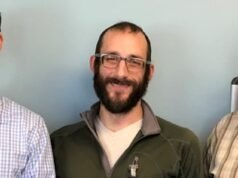 La hermana de la enfermera de la UCI Alex Pretti grita ‘mentiras repugnantes’ y honra a su hermano como héroe