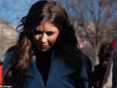 Kristi Noem sufre pérdida de confianza ya que solo un tercio de los estadounidenses aprueba al director del DHS