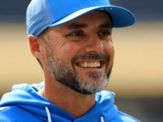 Los Ravens contratan al ex DC Chargers Jesse Minter como entrenador en jefe para reemplazar a John Harbaugh