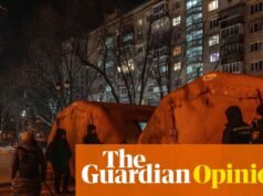 Tiendas de campaña instaladas en el interior para mantener el calor y calentadores improvisados: los ucranianos se mueren de frío | Janine di Giovanni