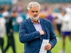 El locutor de los Vikings, Paul Allen, se toma ‘unos días libres’ después de impulsar un complot de manifestante pagado sobre las protestas de ICE en Minnesota